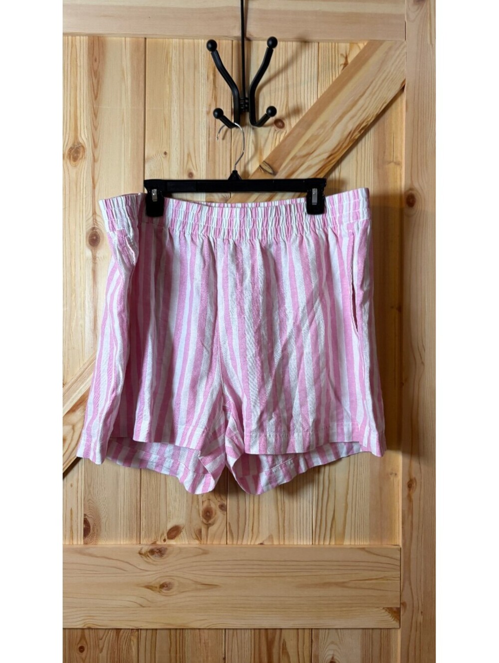 Old Navy Pink and White Striped Elastic Waist Shorts XL
